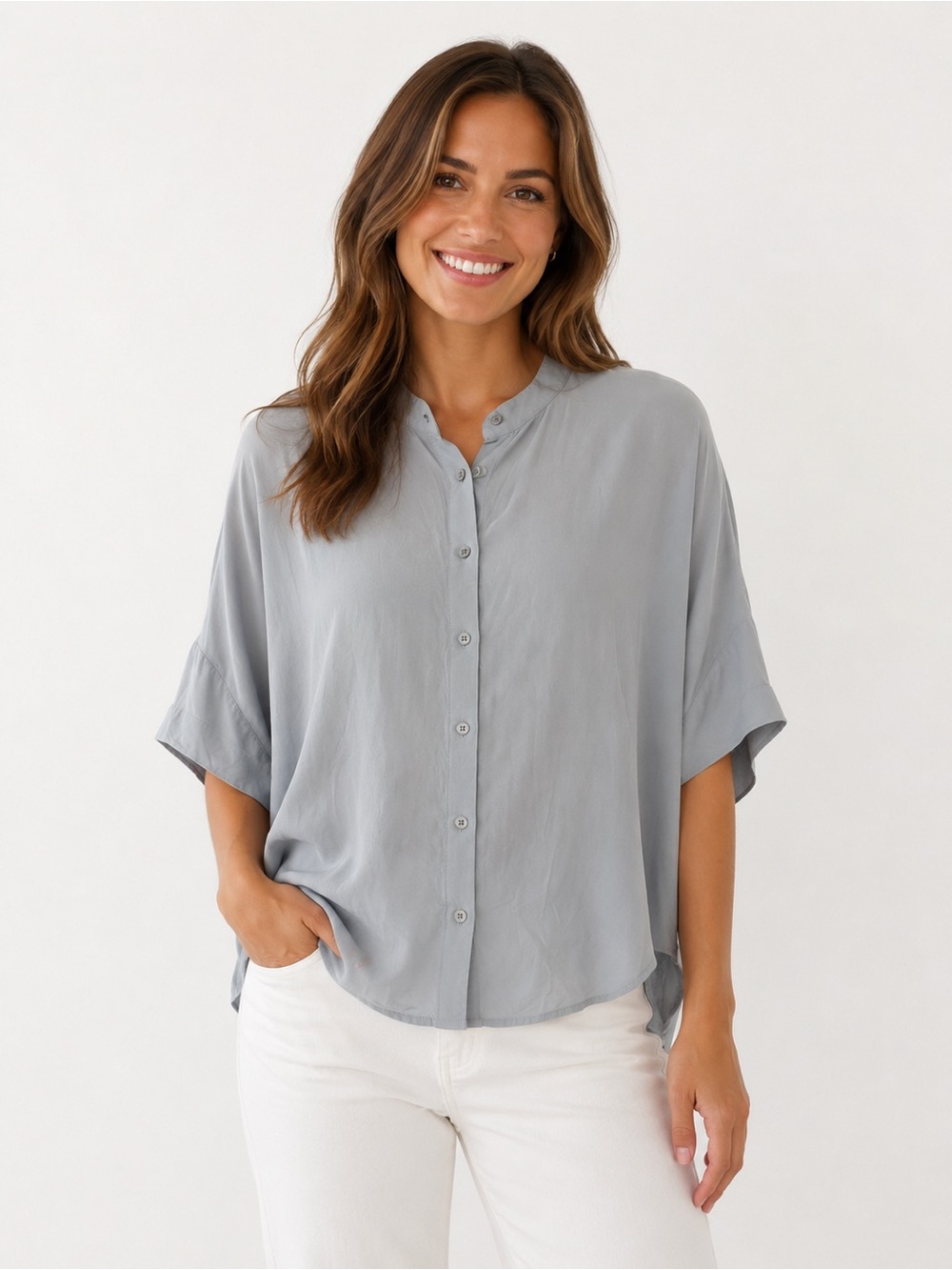 Less. The Label Women’s Relaxed Button-Front Short Sleeve Top in Light Blue Sz L